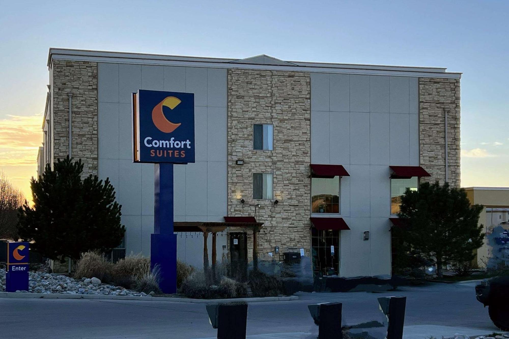 Comfort Suites Farmington Exterior photo